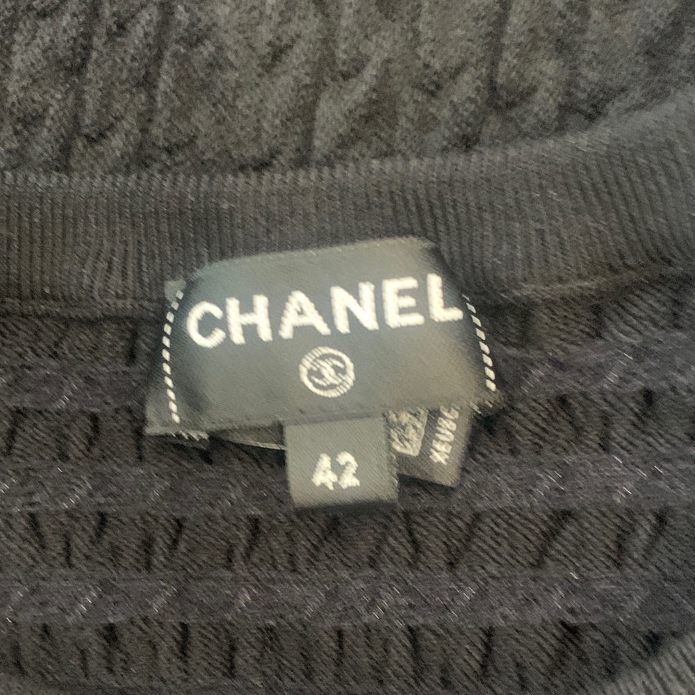 CHANEL Black Short-Sleeve Knit Dress CC with Logo Accent. Size 42. Pristine - Picture 10 of 15